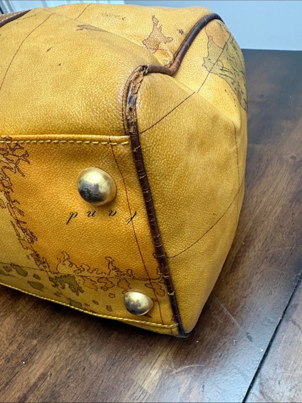 Low start Alviero Martini Geo Map Boston Travel Bag w/ Lock & Key in GUC. - Picture 9 of 16
